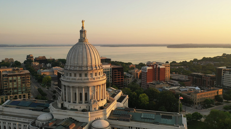 Madison, Wisconsin capital buidling