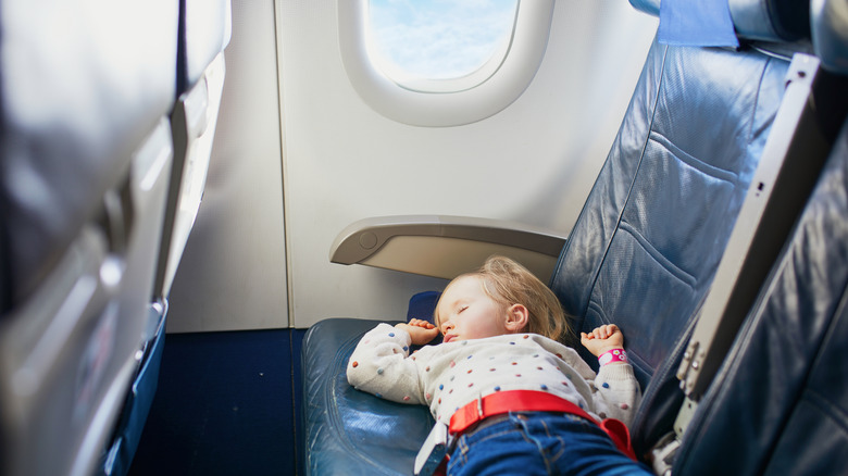 the-brilliant-tiktok-hack-that-will-help-your-toddler-nap-on-long-flights