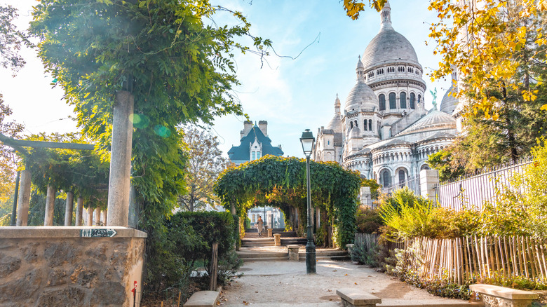 A view of the Basilique du Sacré-Cœur de Montmartre