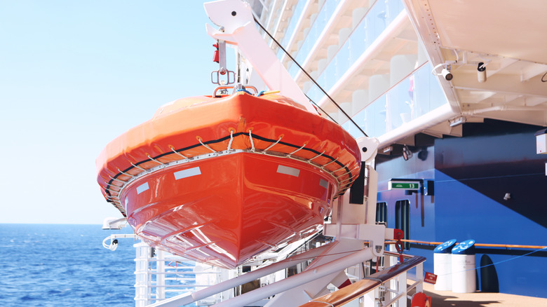 lifeboat on cruise ship 