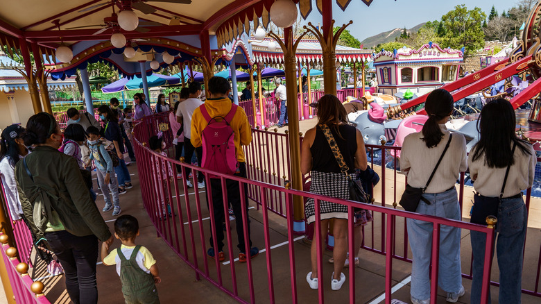 guests at Hong Kong Disneyland