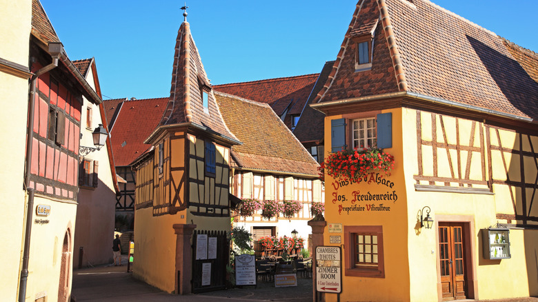 Eguisheim town square