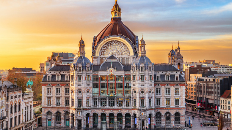 Centraal Station Antwerp at dusk