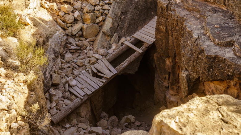 Apache Death Cave at Two Guns, Arizona