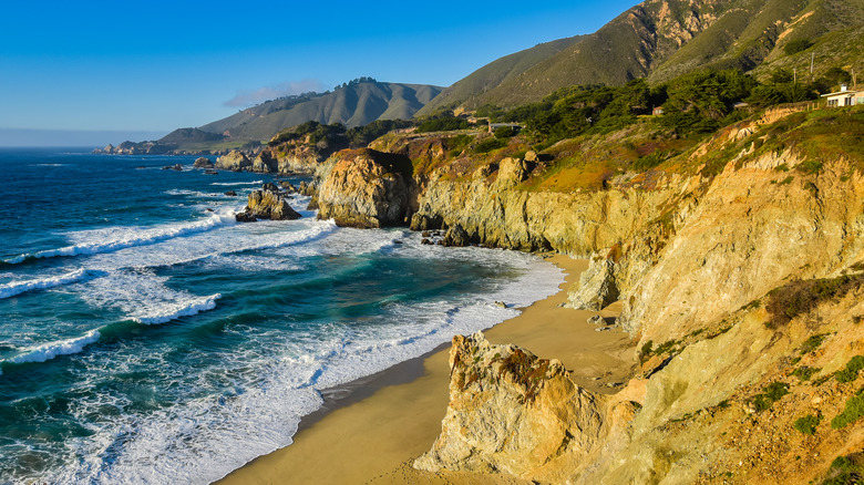 Ocean in Big Sur, California 