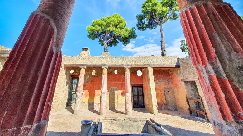 Pillared houses in Herculaneum