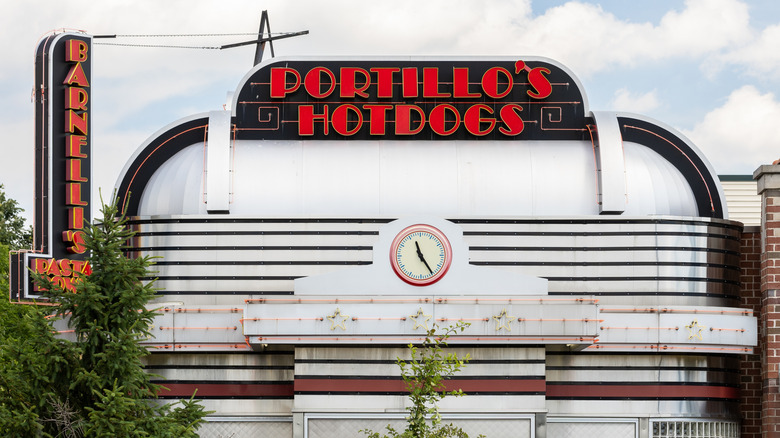 Portillo's Hot Dogs restaurant storefront