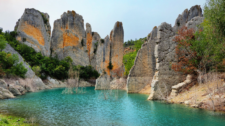 Finestres' water and rock formations