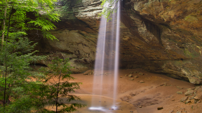 Ash Cave, Ohio