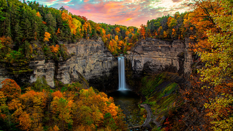 The towering Taughannock Falls