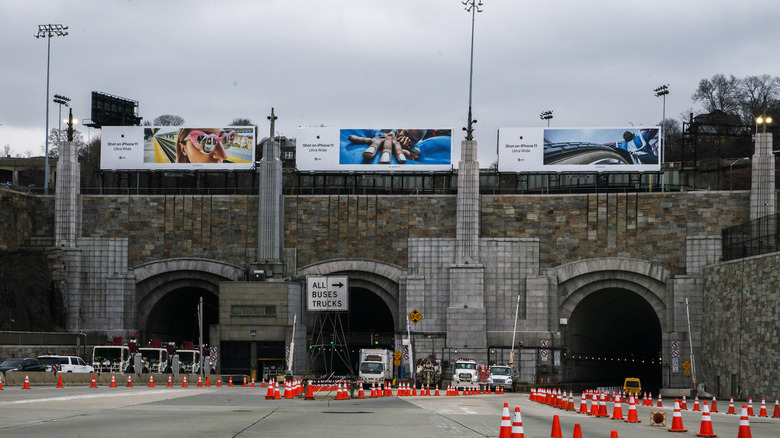 entrance to Lincoln Tunnel