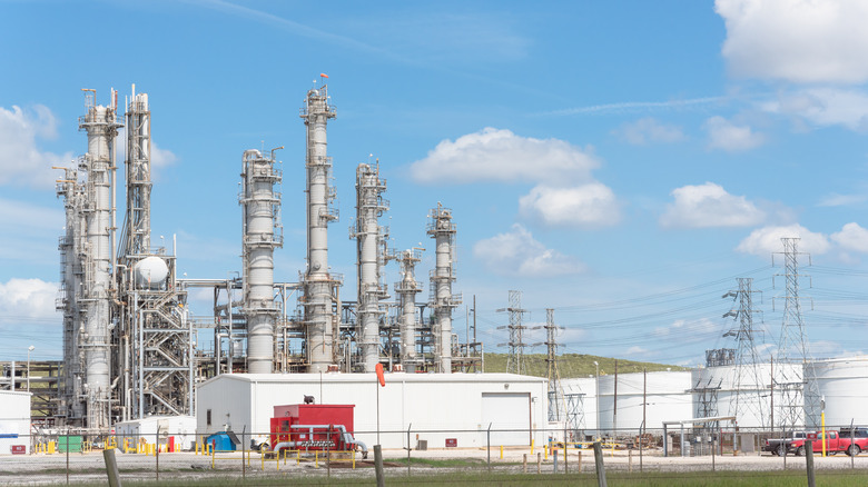 oil plant in Pasadena Texas