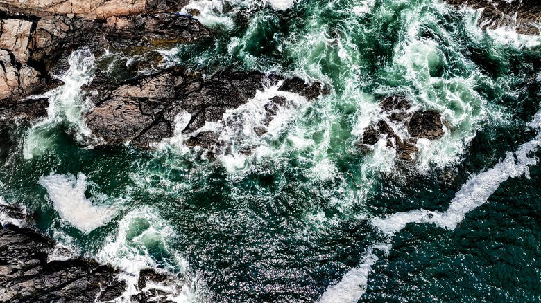 Waves crashing on the rocks