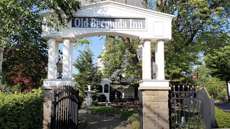 Entrance of Old Bermuda Inn