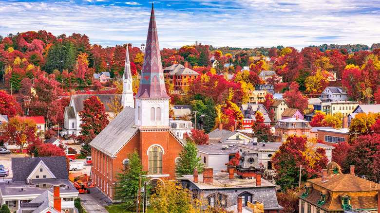 Montpelier church with fall foliage