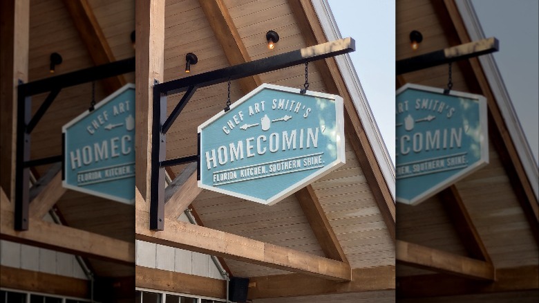 Restaurant sign for Homecomin'