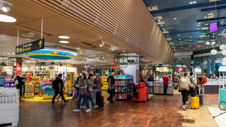 Copenhagen Kastrup Airport shop area