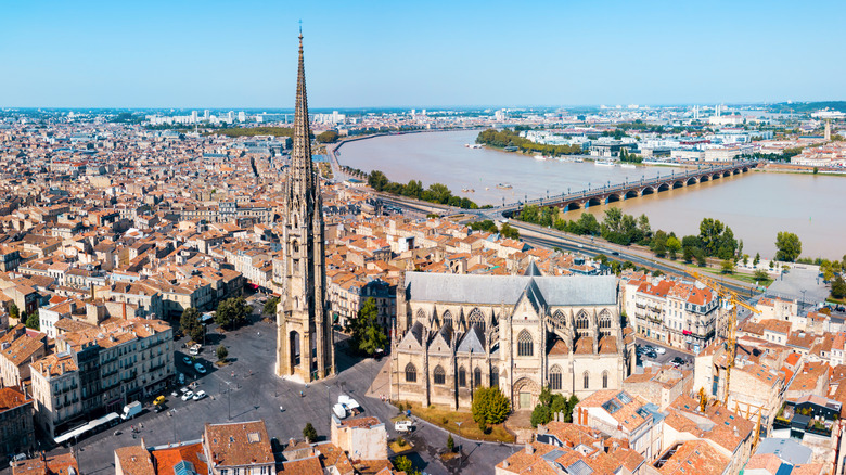 panoramic view of Bordeaux