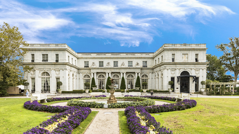 Gardens at the Rosecliff Mansion