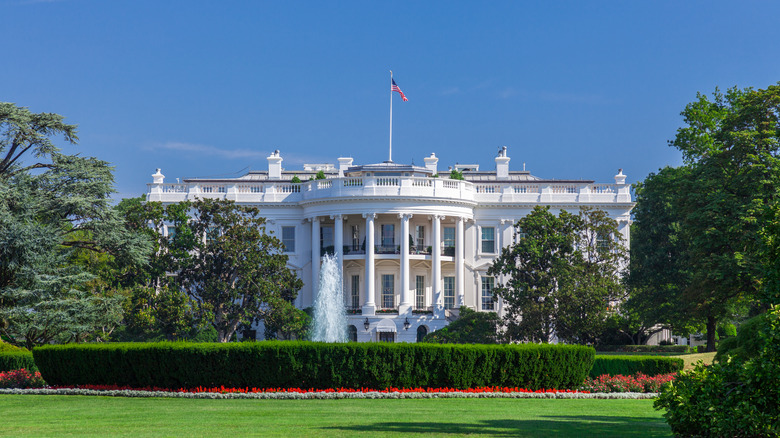 Front view of the White House 