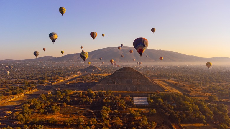 Balloons over Teotihuacan