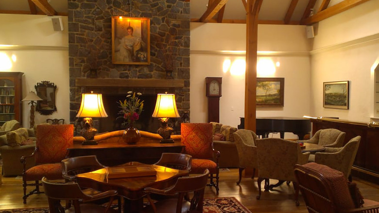 The Inn at Montchanin Village lounge area