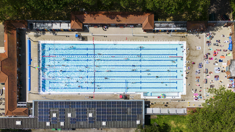 aerial view of london fields lido