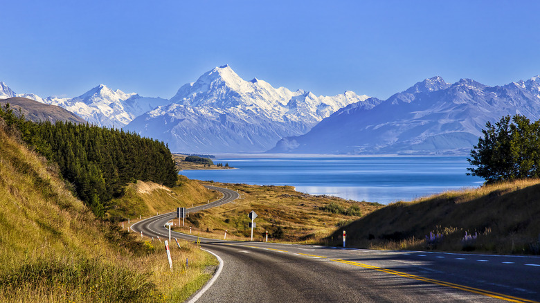 Aoraki Mount Cook highway water