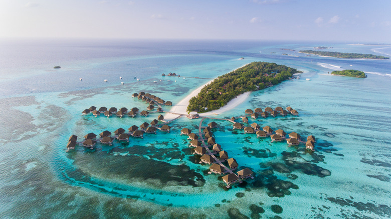 overwater bungalows in Maldives