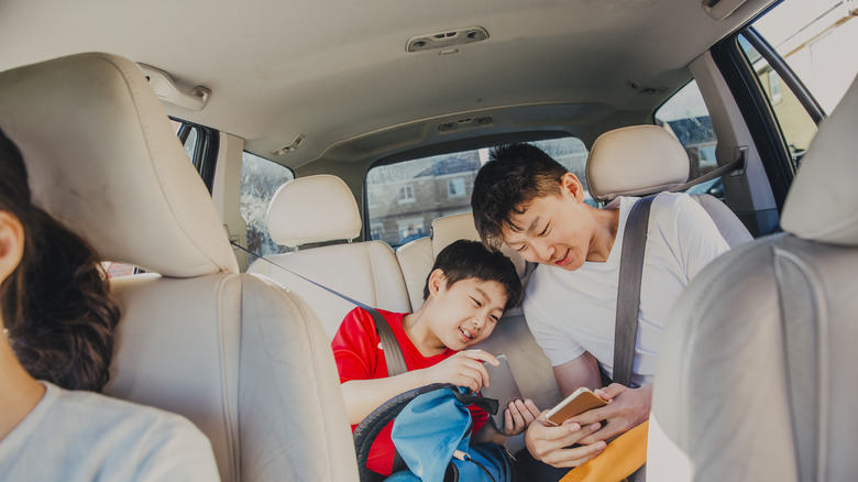 brothers gaming on phones 