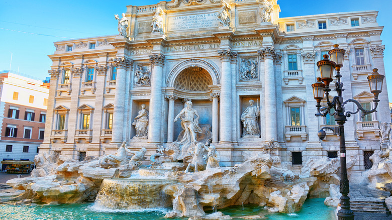 A landscape view of the Trevi Fountain in Rome