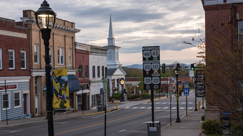 A street in Bedford, Virginia, lined with shops