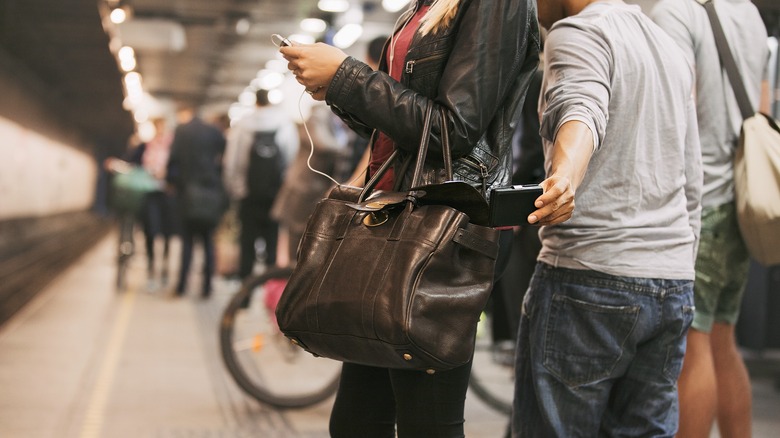 Pickpocket on the subway