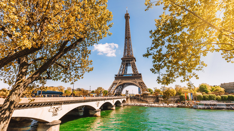  Eiffel Tower in Paris 