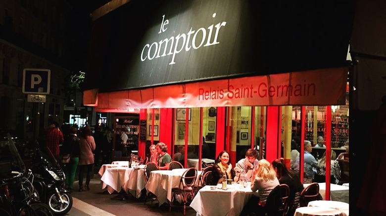 Outdoor dining at Le Comptoir