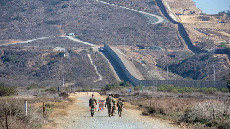 US soldiers at the border