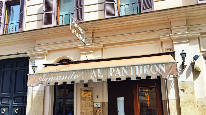 Exterior of Armando al Pantheon restaurant