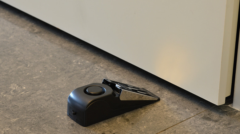 Portable door sensor in hotel