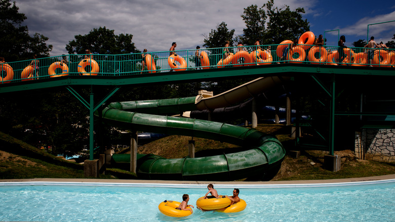Kids swimming pool at Six Flags