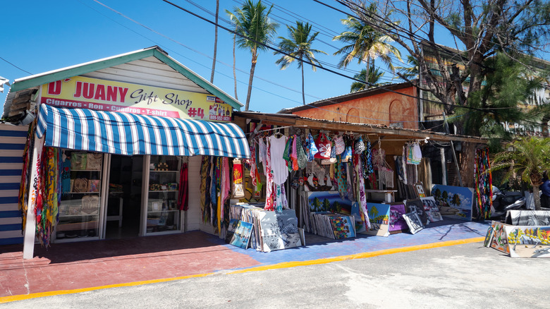 El Cortecito gift shops