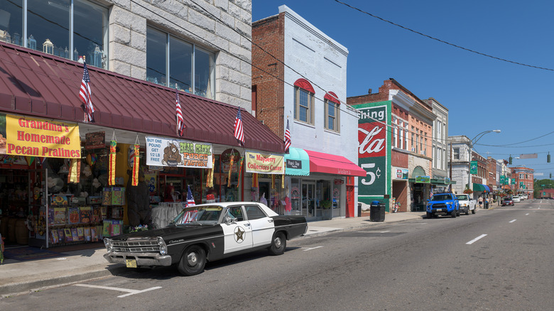 Downtown Mount Airy Mayberry squad car