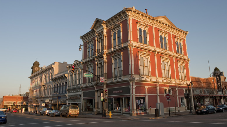 Building in the center of Petaluma