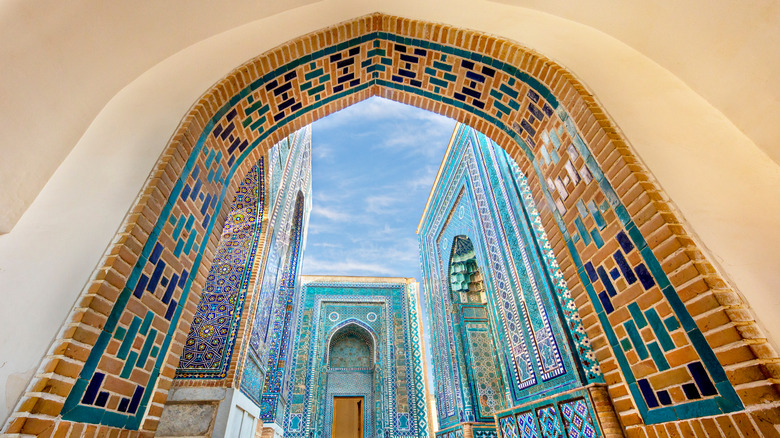 shahi-zinda necropolis samarkand uzbekistan