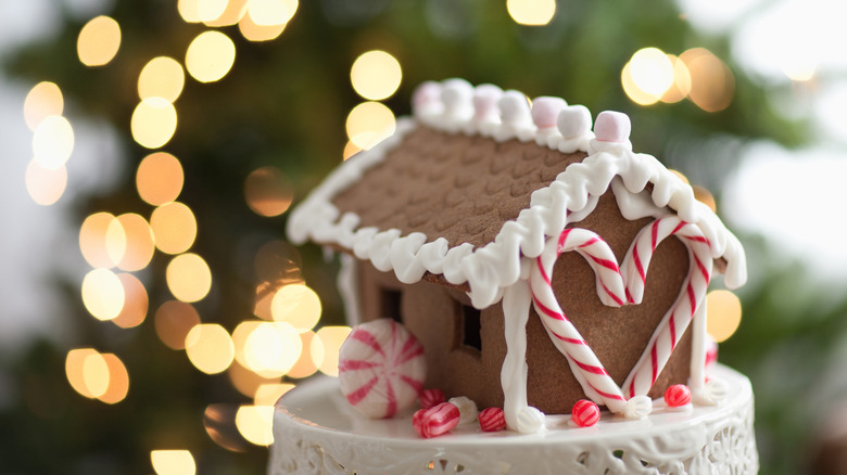 Small gingerbread house