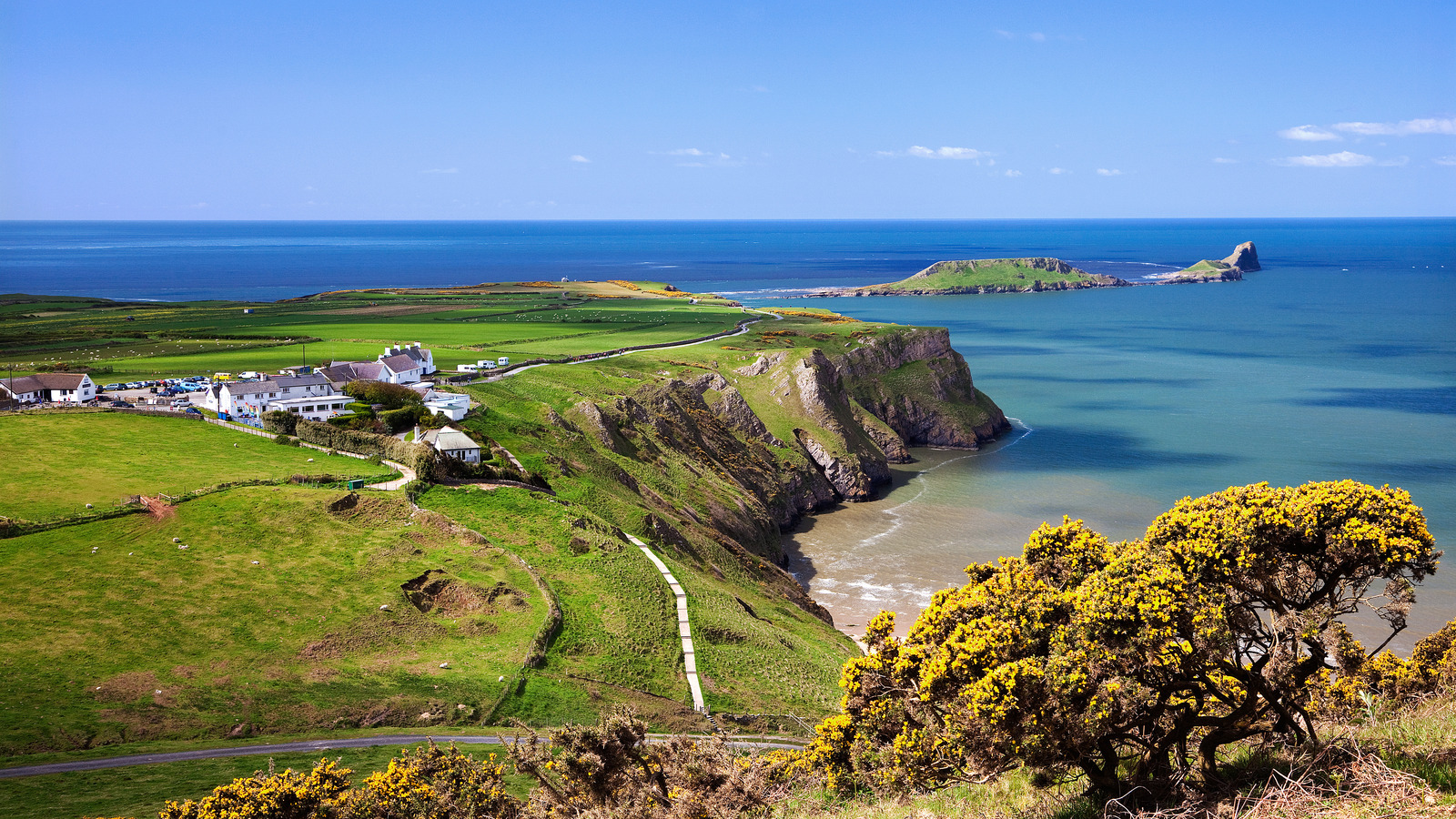 this-hidden-gem-european-beach-is-an-ideal-destination-for-sea-cave