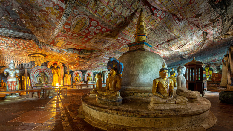 cave temple in Dambulla