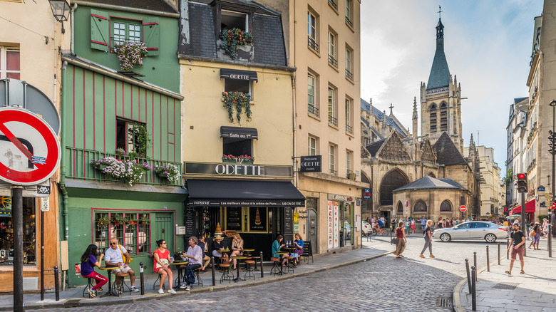 Latin Quarter street in Paris