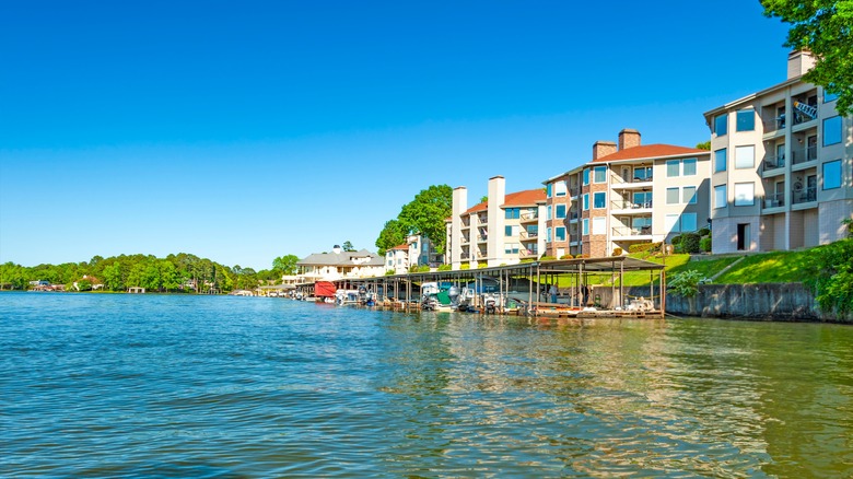 Condos on Lake Hamilton