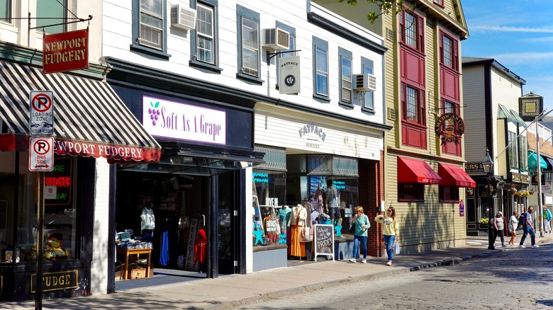 Shops on Thames Street in downtown Newport