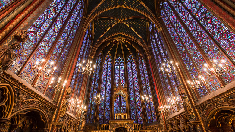Stained glass, arches, chandeliers in Sainte-Chapelle